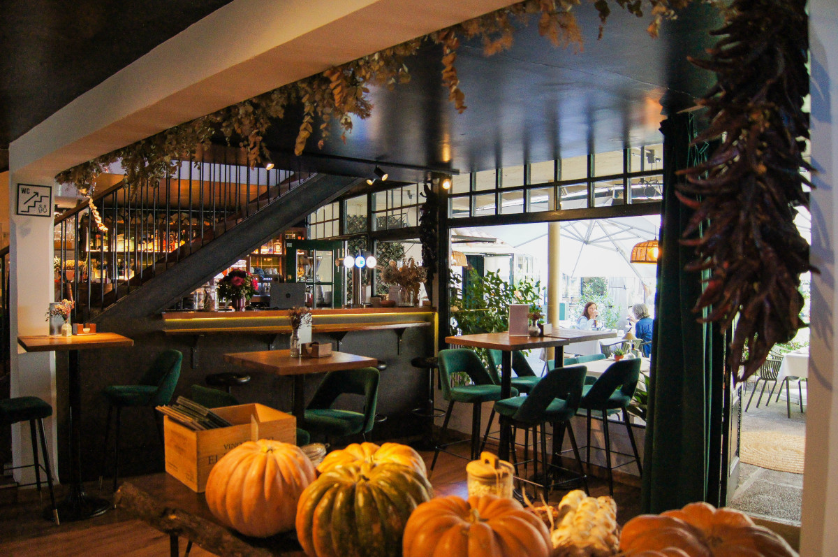 Bar/Cafeteria Ground Floor